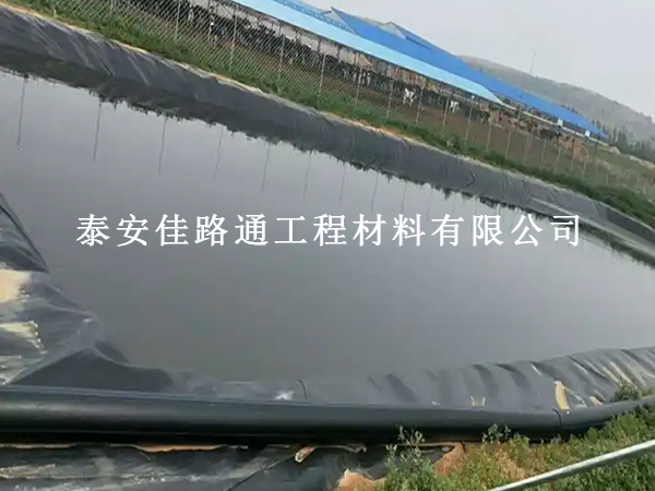 铺设藕池养殖防渗膜，这些核心作用不可忽视